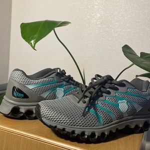 Grey and teal kswiss tubes , woman’s 8.5